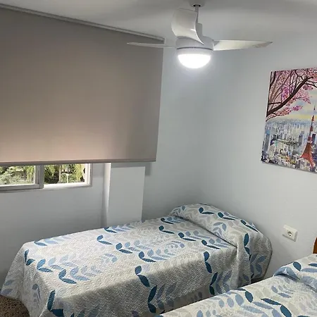 Gran Ventilacion, Fresco, Muy Bien Equipado, Garaje Apartment *
