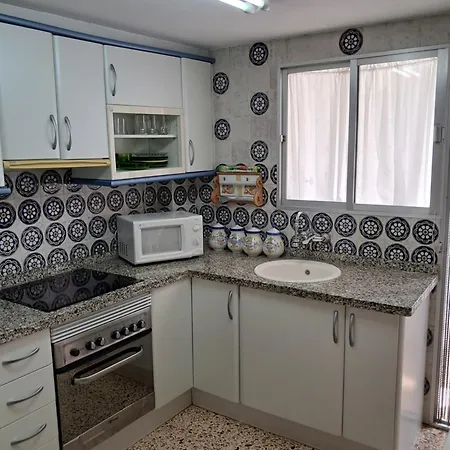 アパート Gran Ventilacion, Fresco, Muy Bien Equipado, Garaje